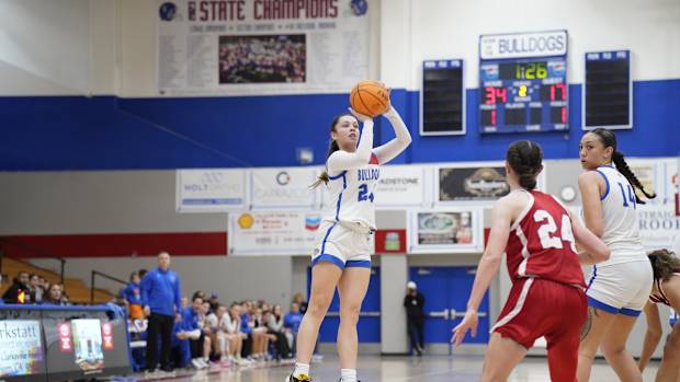 Folsom junior SG Sophia Mindermann vs. McClatchy 2-19-2024 by Brian Kimoto